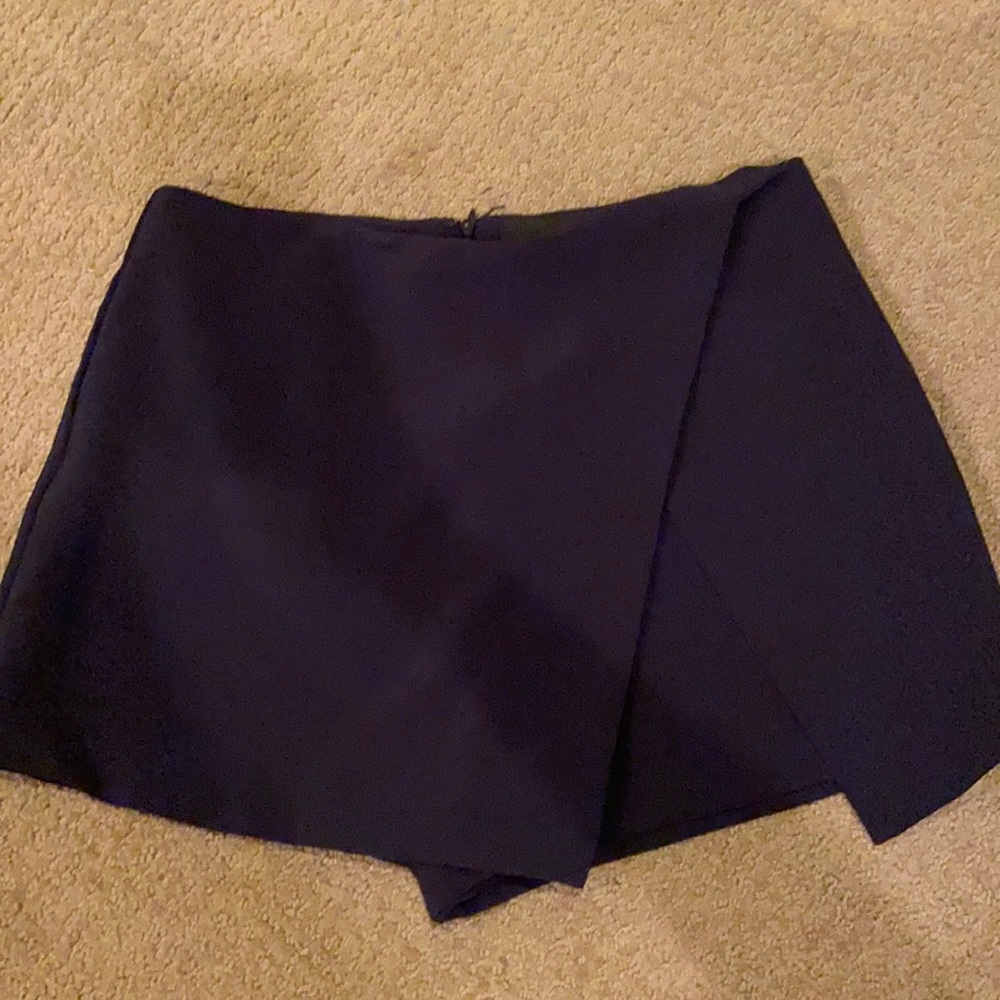 Super cute Lost April skort!